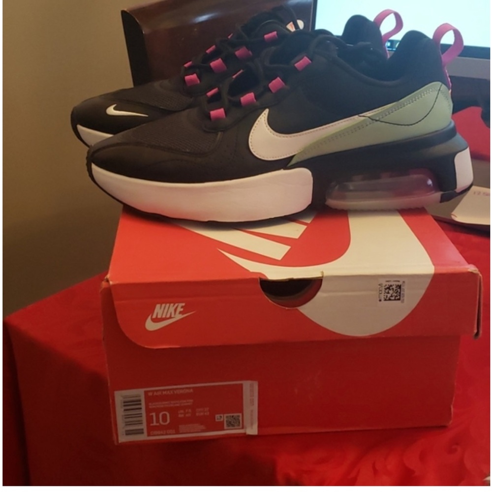 COPY - Nike air max verona size 10